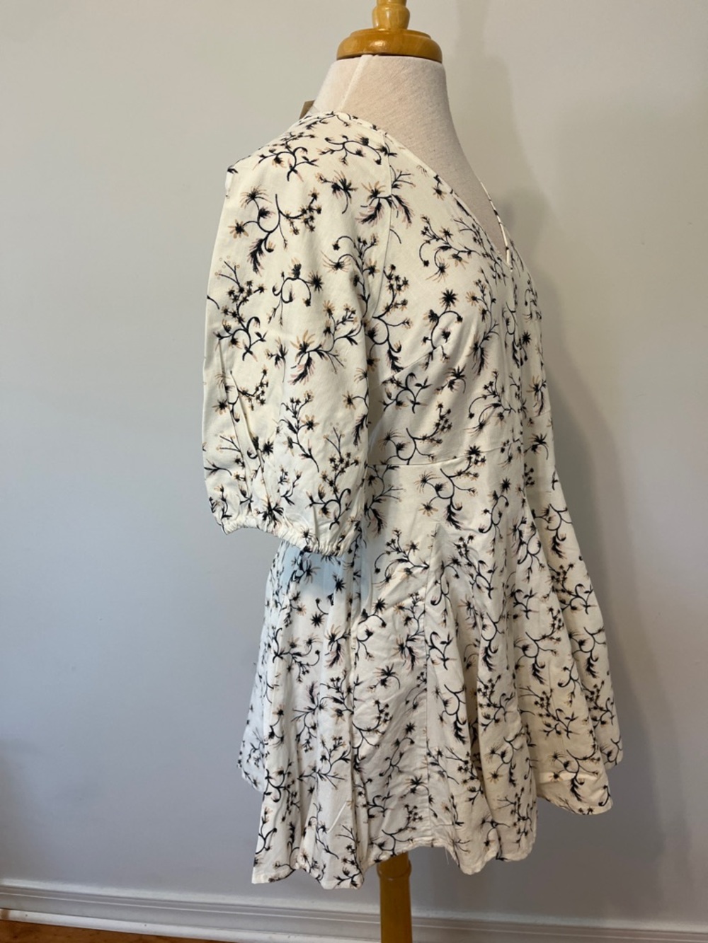 Universal Thread White Floral Spring Summer Mini Dress with POCKETS!!! Sz Small - Picture 4 of 12